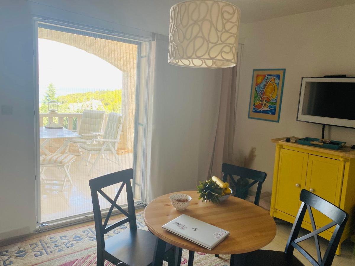 Beach Apartmant Постира Екстериор снимка